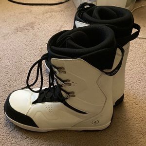 Evol Space Race Snowboard Boots